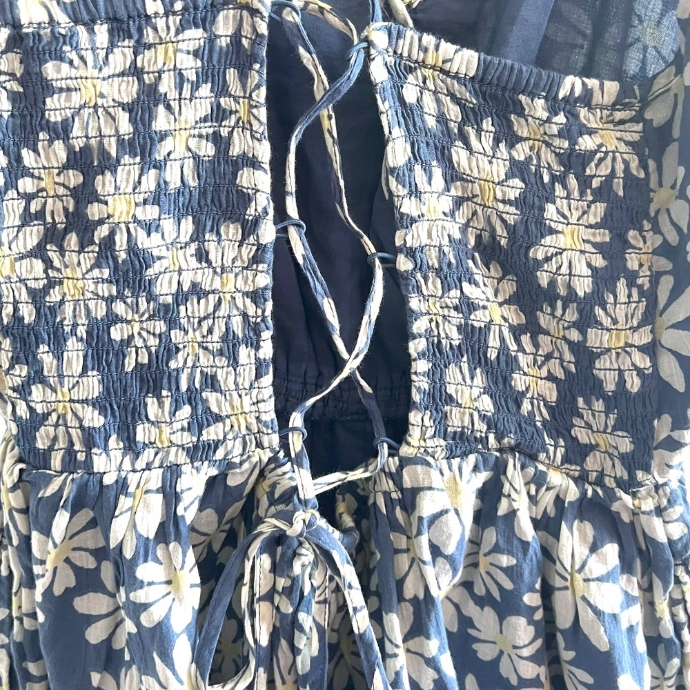 American Eagle Daisy Romper XS - Picture 3 of 8